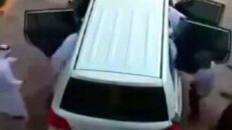 Как ловко арабы в машине умещаются - смотреть видео (0:14)