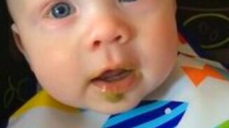 Мама поёт, малыш плачет - смотреть видео (1:12)