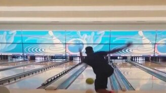 Этот жёсткий боулинг - смотреть видео (0:48)