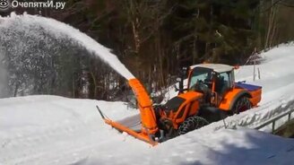 Работа снегоочистительной техники - смотреть видео (4:29)
