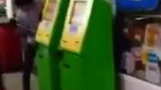 Как надо поступать с игровыми автоматами - смотреть видео (1:24)