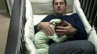 Папа, ну полежи со мной - смотреть видео (3:48)