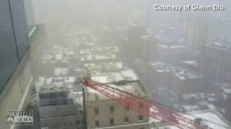 Падение крана в городе - смотреть видео (0:59)