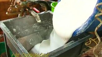 Как делается рисовая лапша - смотреть видео (6:13)