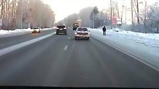 Синхронные трактористы - смотреть видео (0:19)