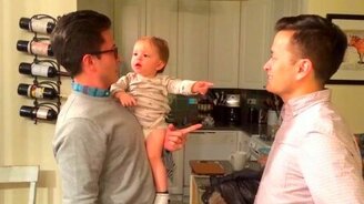 Папа-близнец - это сложно! - смотреть видео (0:50)