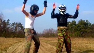 Танцующие мотоциклисты - смотреть видео (3:26)