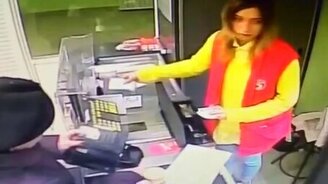 Как бабка обманула продавщицу - смотреть видео (0:55)