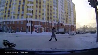 Тракторист дал угла - смотреть видео (0:16)