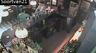 Как кошка может набедокурить - смотреть видео (0:38)