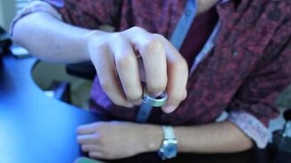 Ловкий фокус с кольцом - смотреть видео (3:25)