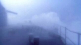 Судно против шторма - смотреть видео (2:27)