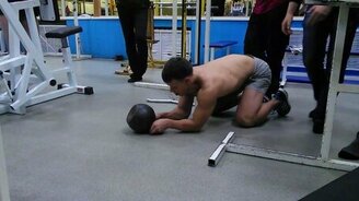 Фокус с гирей - смотреть видео (3:40)