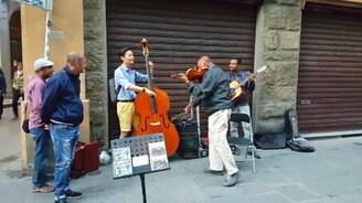 Приятное музыкальное уличное трио - смотреть видео (5:03)
