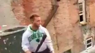 Дурак получает по заслугам - смотреть видео (0:19)