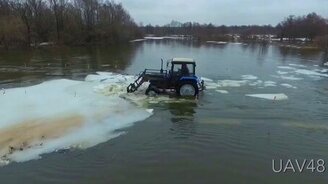 Трактор-ледокол - смотреть видео (3:15)