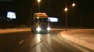 Дрифт на фуре - смотреть видео (1:00)