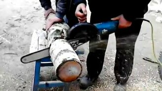Бензопила на основе болгарки - смотреть видео (3:29)