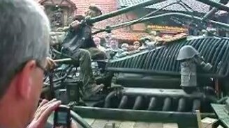 Мотоцикл с танковым двигателем - смотреть видео (1:00)