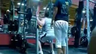 Зачем бить между ног? - смотреть видео (0:53)