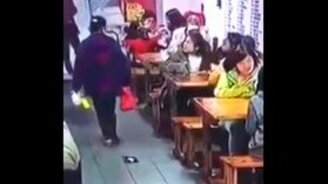 Сумку нннада? - смотреть видео (0:30)