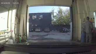 Автомойщик зажигает - смотреть видео (0:43)