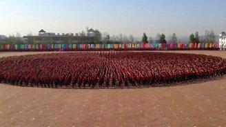 Выступление учеников школы кунг-фу - смотреть видео (6:05)