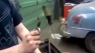 Левитирующая отвёртка - смотреть видео (0:38)