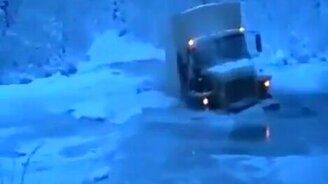 Урал против зимней речки - смотреть видео (2:13)