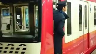 Музыкальный поезд в метро - смотреть видео (0:15)