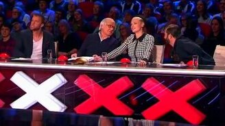 Судьи пожалели об отрицательном решении - смотреть видео (2:23)