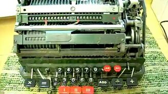 Делим на ноль на механическом калькуляторе - смотреть видео (0:45)