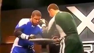 Странный у вас армрестлинг - смотреть видео (1:39)