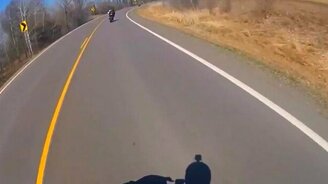 Суровое купание мотоциклиста - смотреть видео (0:55)