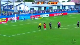 Самый странный пенальти - смотреть видео (0:37)