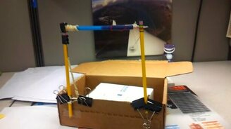 Бесполезная игрушка-залипалка - смотреть видео (0:38)