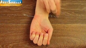 Как застегнуть цепочку-браслет - смотреть видео (0:34)