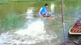 Скоростная лодка тайца - смотреть видео (0:57)