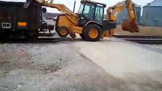 Самоупаковывающийся экскаватор - смотреть видео (3:34)