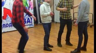 Железно здоровается - смотреть видео (0:15)