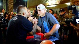 78-летний армреслер - смотреть видео (1:12)