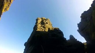 Альпинист родился в рубашке - смотреть видео (0:30)