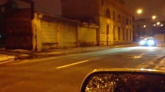 Очистил снег с крыши авто - смотреть видео (0:20)