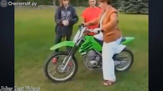 Провалы новичков на мотоциклах - смотреть видео (6:17)
