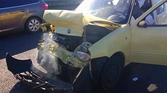 Курьёзный результат аварии - смотреть видео (0:19)