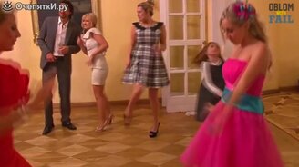 Забавные падения и провалы в сборнике - смотреть видео (3:20)