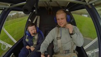 Прокатил братик на самолёте - смотреть видео (5:07)