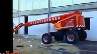 Неудачный рабочий день в подборке курьёзов - смотреть видео (5:43)