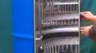 Нашёл применение бочке - смотреть видео (0:19)