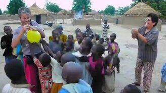 Негритята и воздушный шарик - смотреть видео (0:34)